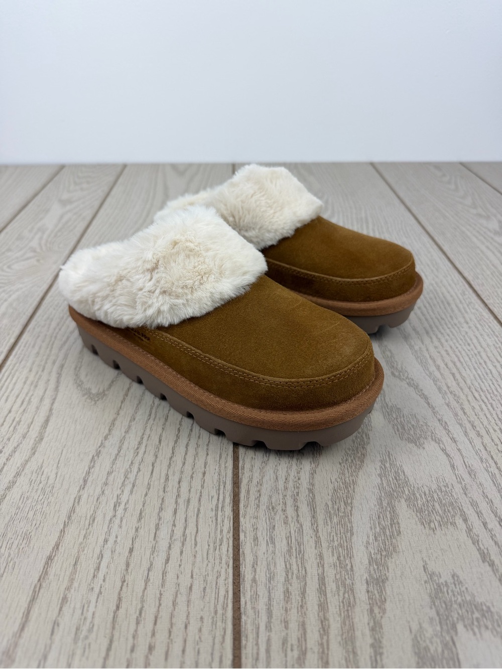 Koolaburra by UGG Women's Tizzey Platform Slip-on Cozy Slipper US5 Chestnut $80